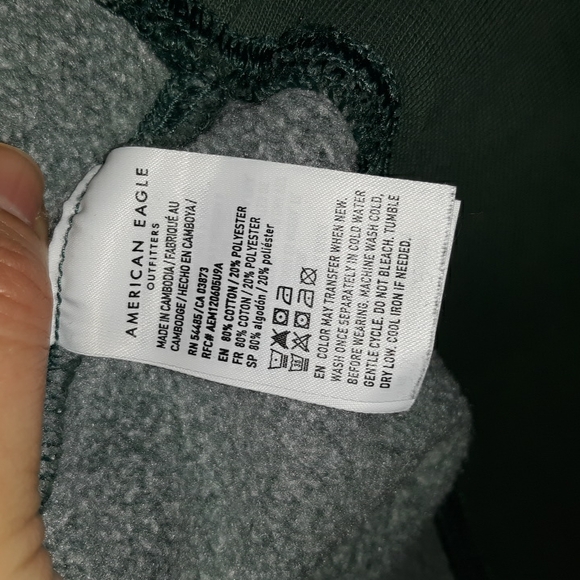 American Eagle Relaxed/Distressed Crew Neck Sweatshirt 2021 - Picture 10 of 14